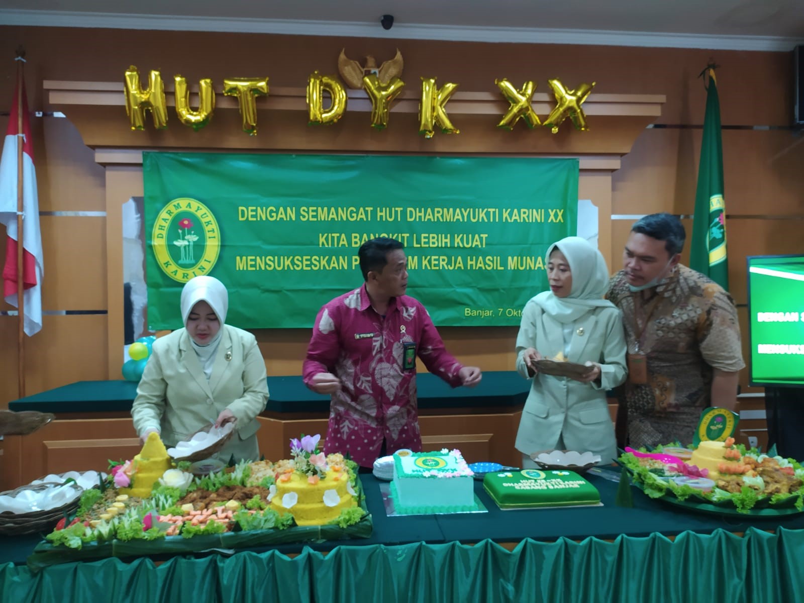hut dyk 1